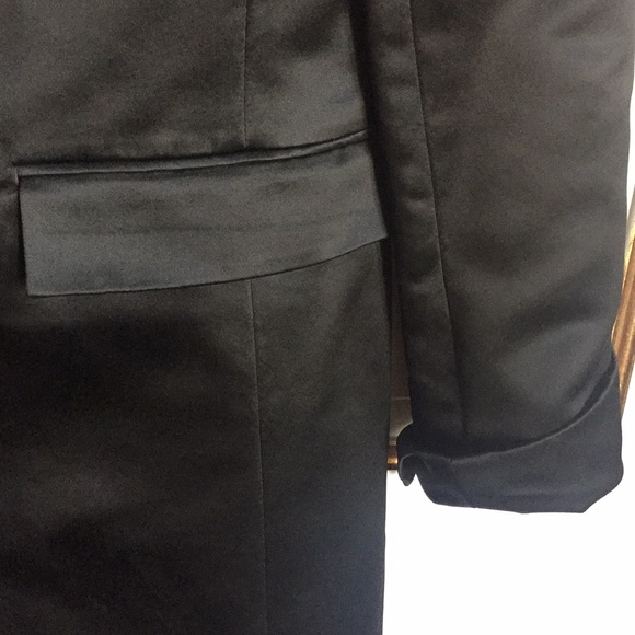 Tahari ladies coat - Picture 3 of 4